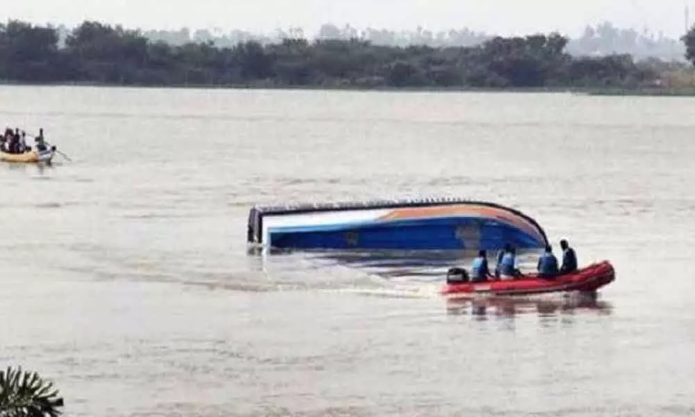 Maharashtra boat capsize: 2 women drown, 13 rescued