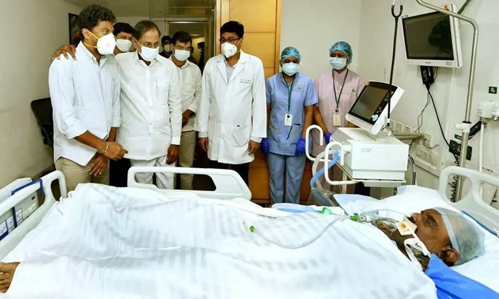 Telangana CM KCR calls on former Home Minister Naini Narshimha Reddy in hospital