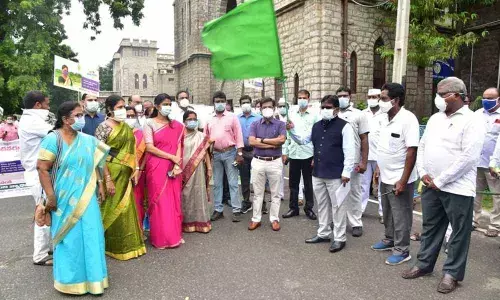 District Collector I Samuel Anand Kumar flagging off a rally to create awareness on Covid-19 in Guntur on Wednesday