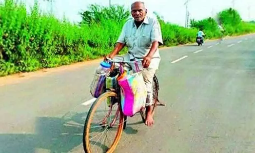 Maharashtra’s 87-year-old doctor braves Covid-19 pandemic to treat villagers