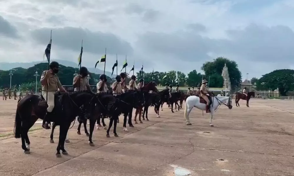 Platoons of KARP mounted company