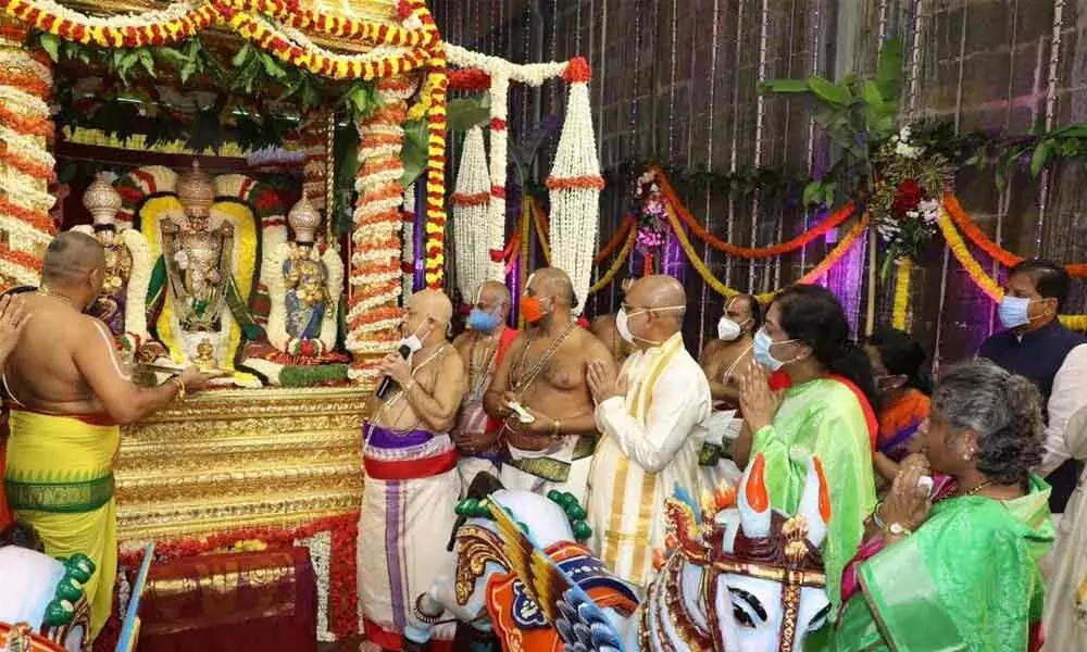 Lord Malayappa Swamy on Sarvabhoopala Vahanam