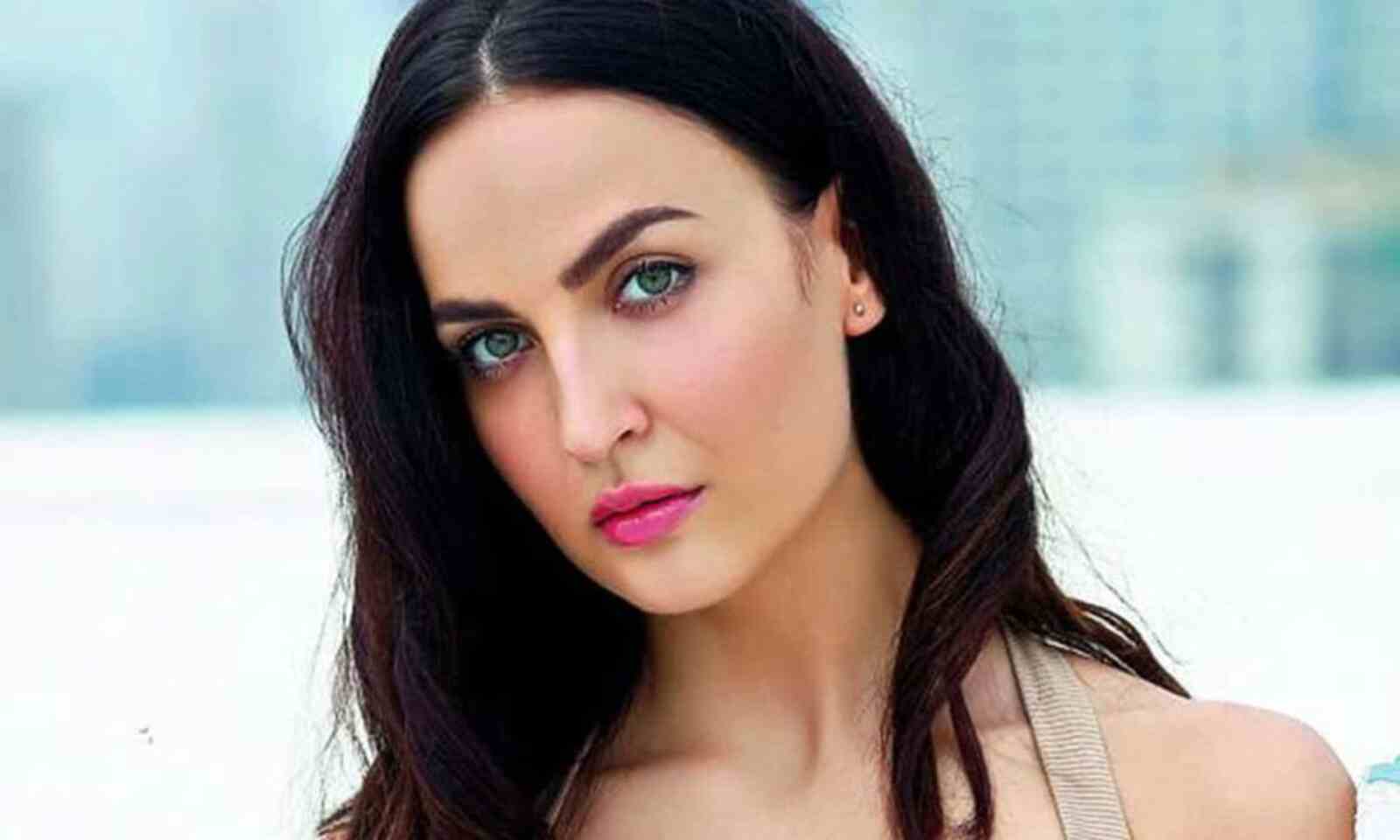 Elli Avrram Xxx Video - Elli AvrRam makes a 'sexy' declaration