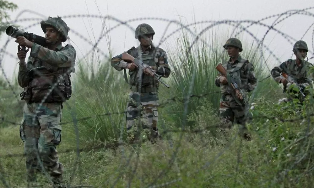 Pakistan again violates ceasefire on LoC in Poonch