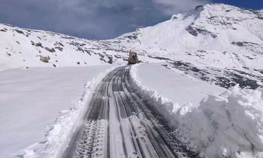 Coronavirus gives fragile Rohtang Pass recovery time