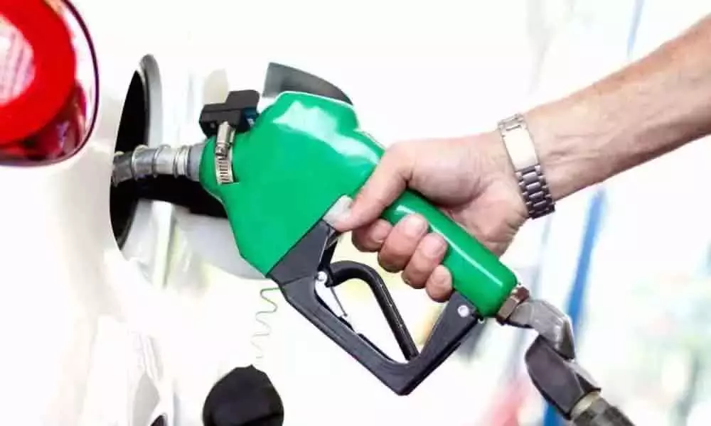 Petrol and diesel prices in Hyderabad, Delhi, Chennai, Mumbai today remains steady on 26  October 2020