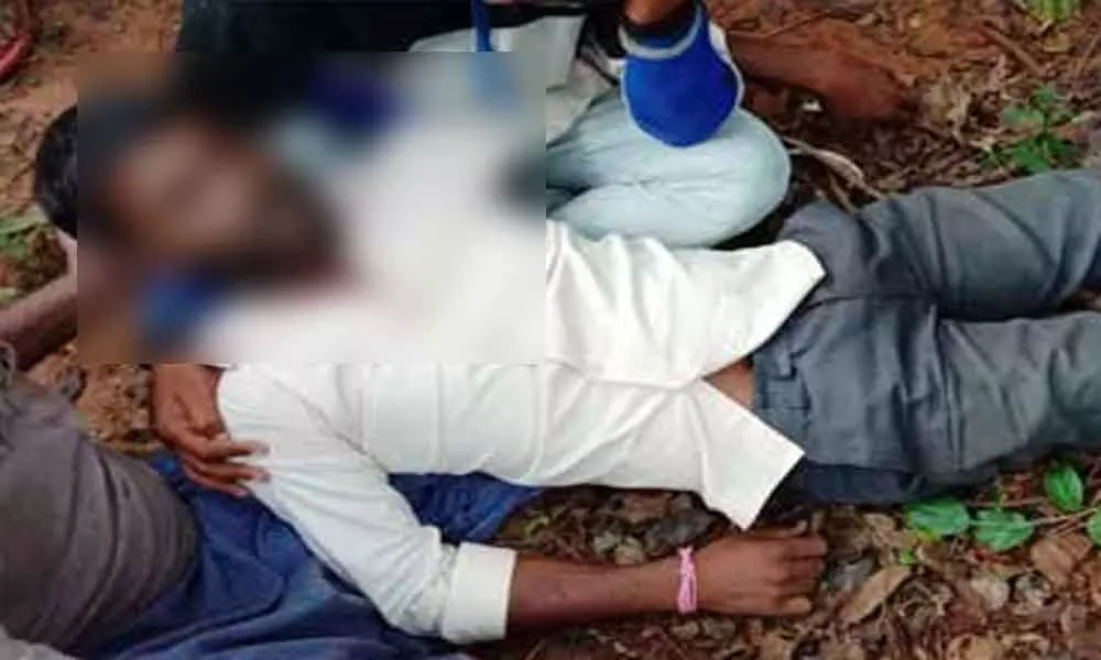 Telangana: Man commits suicide at girlfriends tomb in Bhupalpally