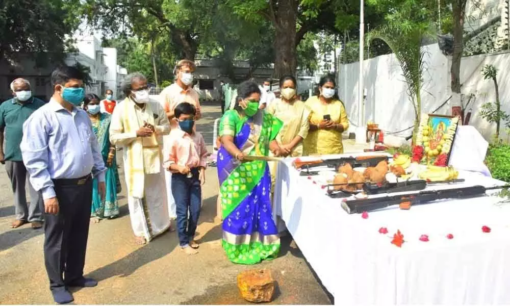 Governor Tamilisai Soundararajan performs Ayudha puja