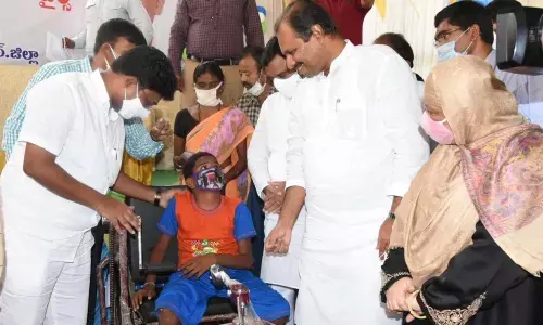 Distributing tricycles