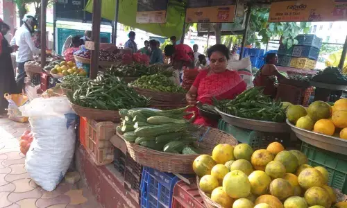 Rythu Bazar wears a deserted look at Ajit Singh Nagar in Vijayawada on Wednesday