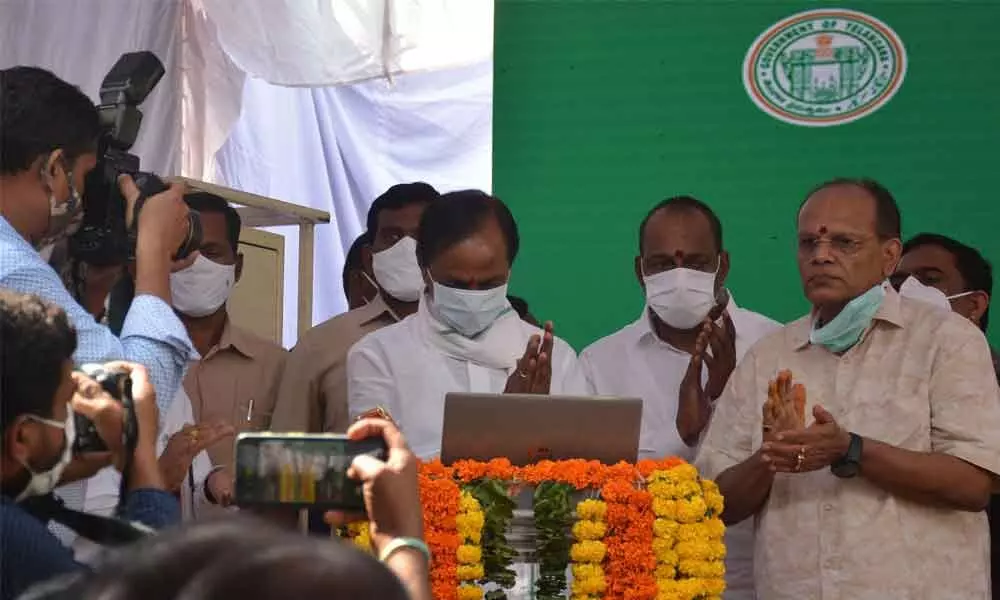 Chief Minister K Chandrashekhar Rao launching the Dharani portal at Mudu Chintalapalli village in Medchal-Malkajgiri district on Thursday 	Photo: Ch Prabhu Das