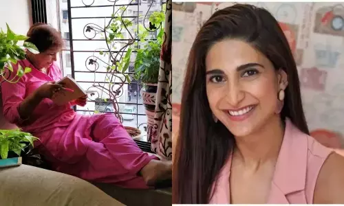 Aahana Congratulates Her Mom Suresh Kumra For Completing LLB With 90% Marks …