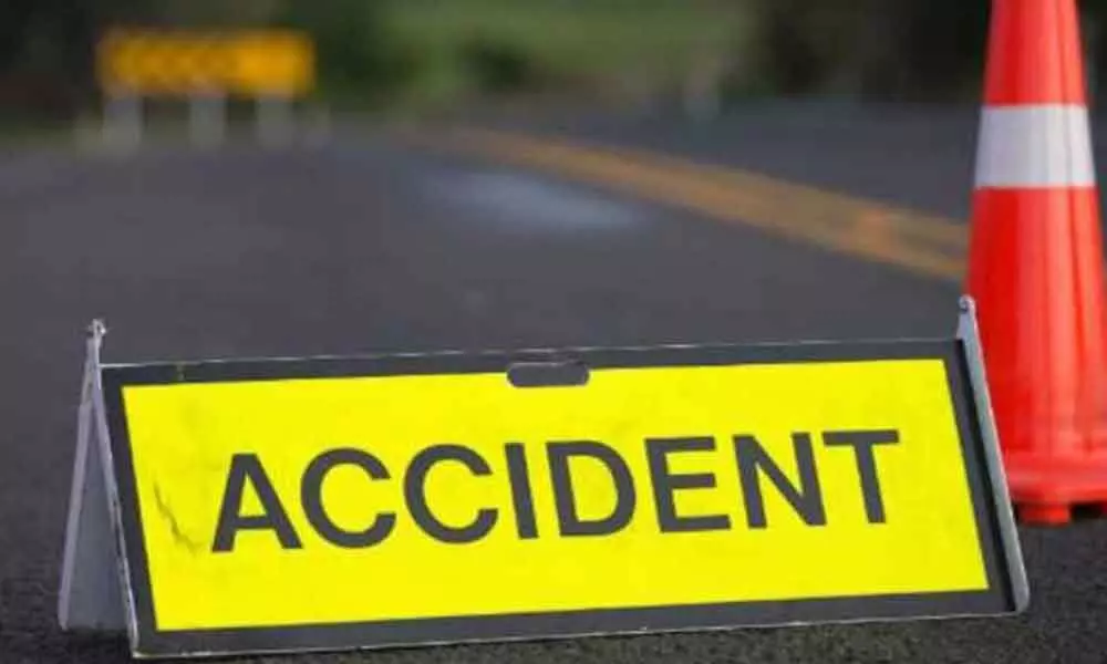 1 killed, 2 hurt in car rams into DCM truck in Nalgonda