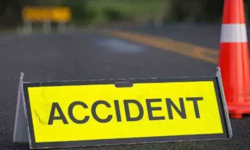 1 killed, 2 hurt in car rams into DCM truck in Nalgonda