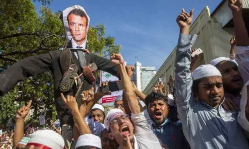 A disturbing polarisation