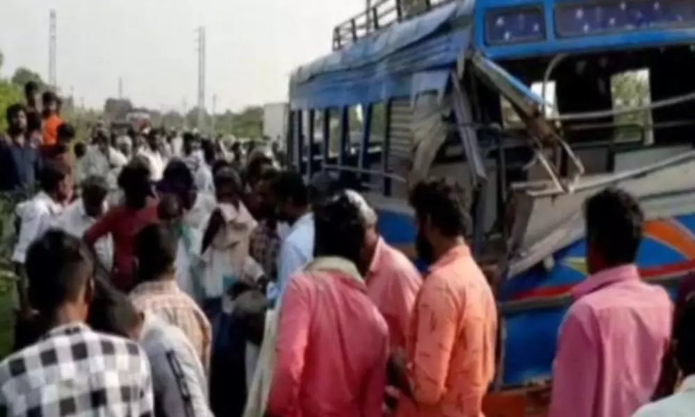 Chittoor: Three dead and 20 injured after a private bus turtles in Madanapalle