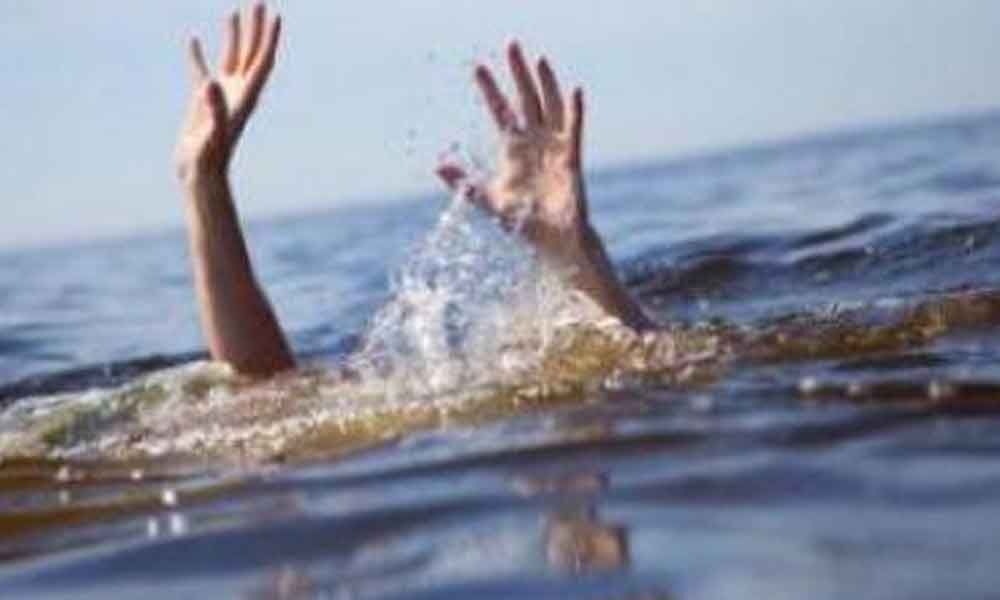 Two drown in lake