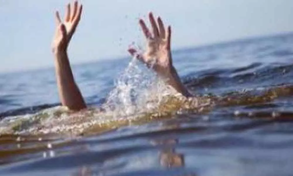 Two drown in lake