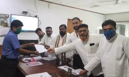 AICC national spokesperson Sravan Dasoju along with other Congress leaders