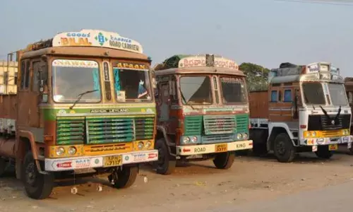 Telangana lorry owners rev up demand for single permit pact with AP