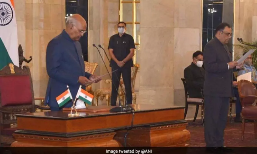 President Kovind administered oath to Chief Information Commissioner to Sinha