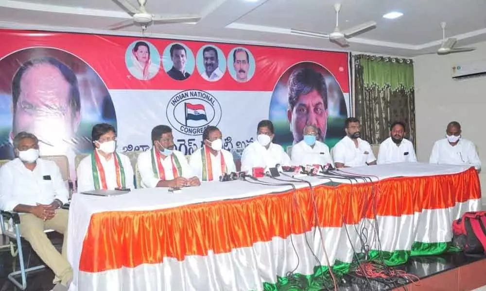 CLP leader Mallu Bhatti Vikramarka speaking to the media at a press meet at party office in Khammam on Sunday
