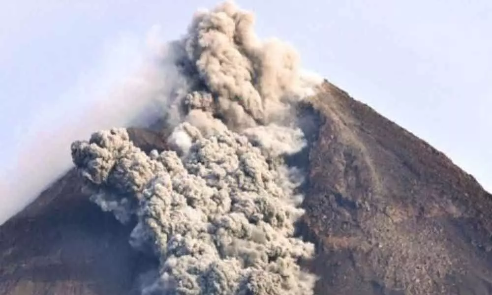 Hundreds evacuated as Indonesia volcano might erupt soon