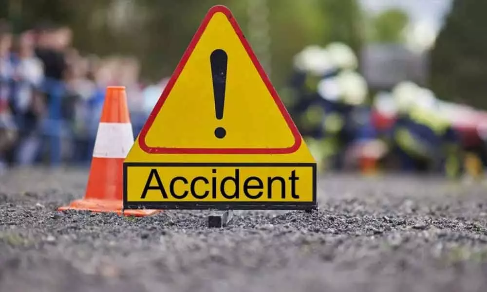 4 killed, 2 injured after rams into stationary lorry in Jagtial
