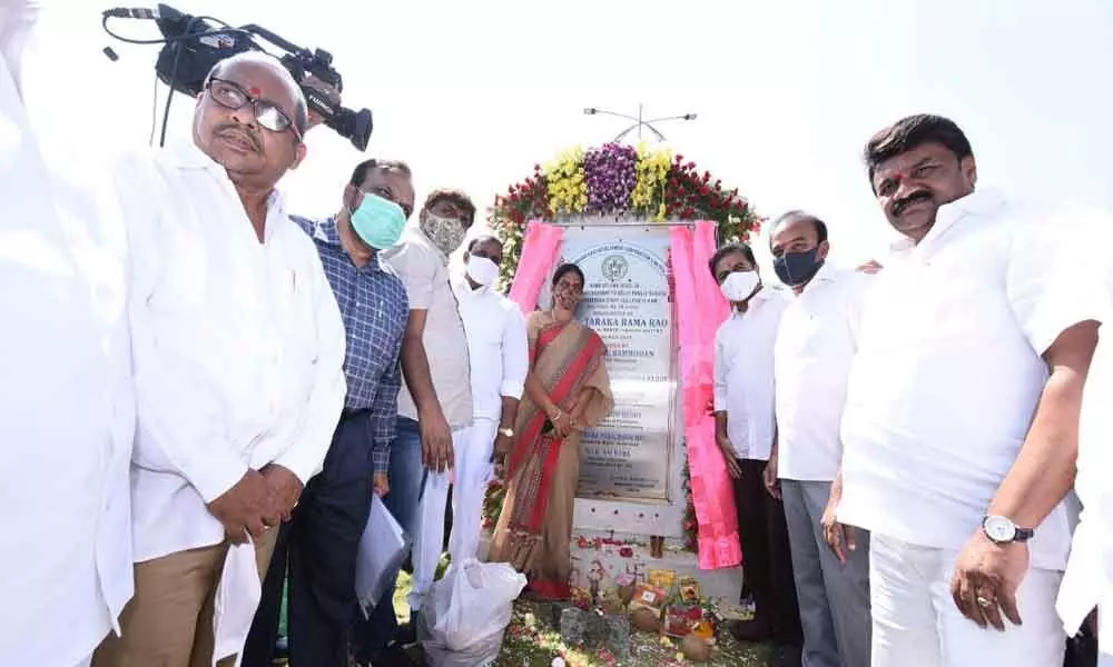 Ministers KTR, Talasani Srinivas Yadav and Sabitha Indra Reddy inaugurated a newly laid link road between Old Bombay highway and DPS via Engineering Staff College of India.