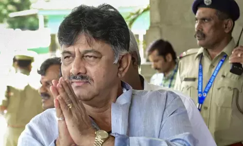 Ktaka Cong accepts defeat; BJP taunts about internal fight