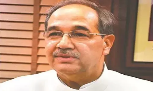 AMU V-C volunteers for Covaxin trial