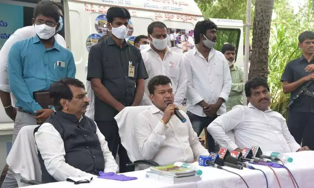 Minister for Animal Husbandry  and Dairy Development Sidiri Appala Raju addressing the meeting at SV Veterinary University in Tirupati on Thursday