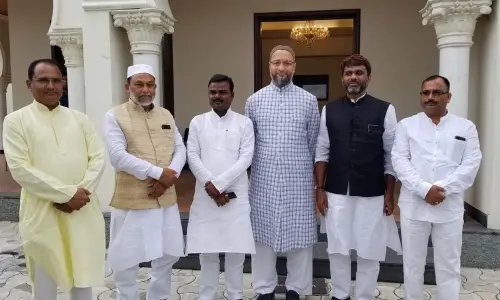 Hyderabad: Newly-elected MIM MLAs from Bihar call on Asaduddin Owaisi