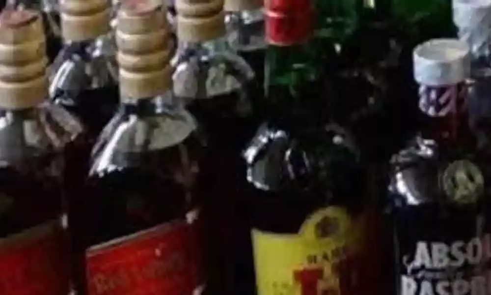 Three dead after consuming spurious liquor in Lucknow
