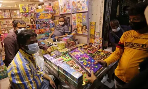 Finally, crackers sale begins in city