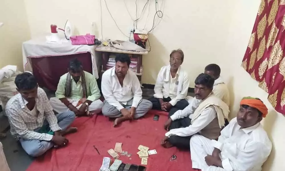 Gamblers nabbed at an MPP’s residence in Jukkal on Saturday night