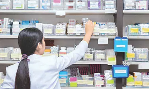 Pharmacies don’t give a hoot to Covid norms