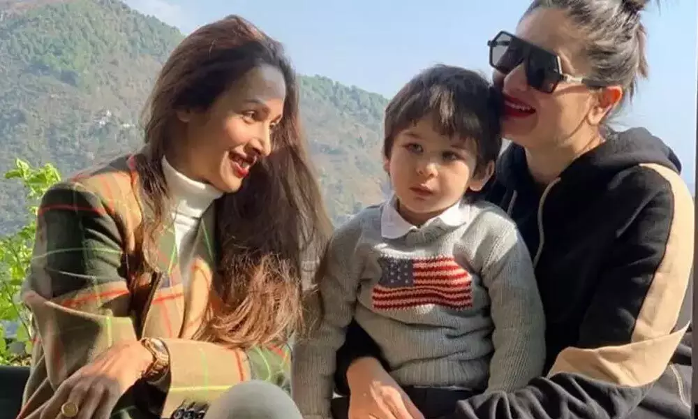 Kareena Kapoor Hangs Out With Her BFF Malaika Arora Along With Her Little One Taimur