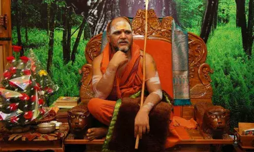 Visakha Sharda Peetadipati Swaroopanandendra Saraswati