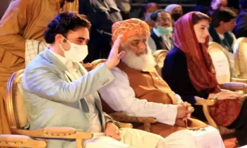 PDM to hold Peshawar rally despite Coronavirus curbs