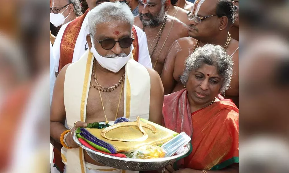 TTD chief YV Subba Reddy offers Lakshmi Kasula Haram to Goddess Padmavathi