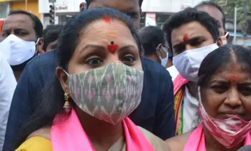 Kalvakuntla Kavitha rips into Congress & BJP for stalling flood aid