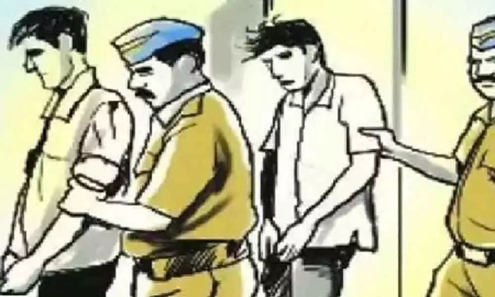 4 held for defrauding people on promise of jobs in HC