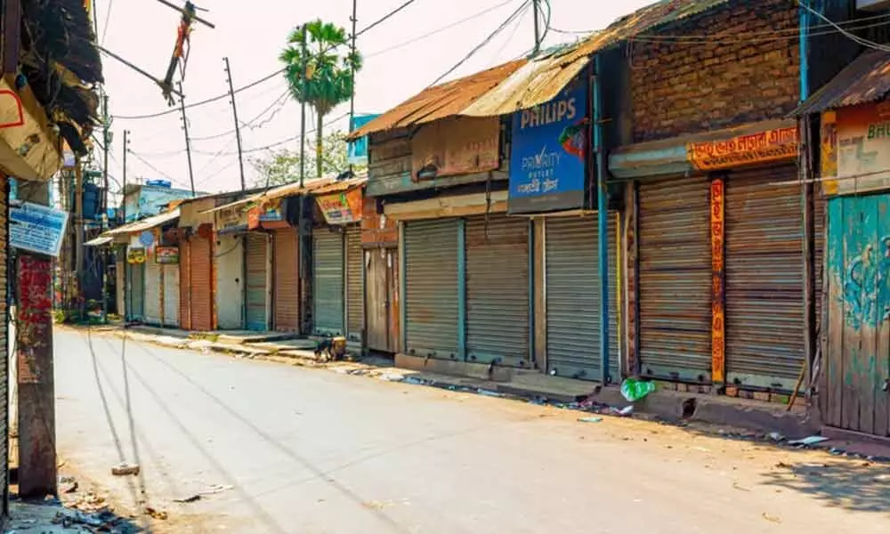 60-hours curfew in Ahmedabad, people throng markets