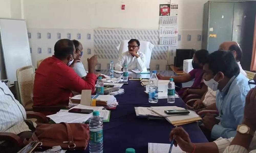 Collector Pola Bhaskara holding a meeting with officials on status of Veligonda project in Dornala on Friday