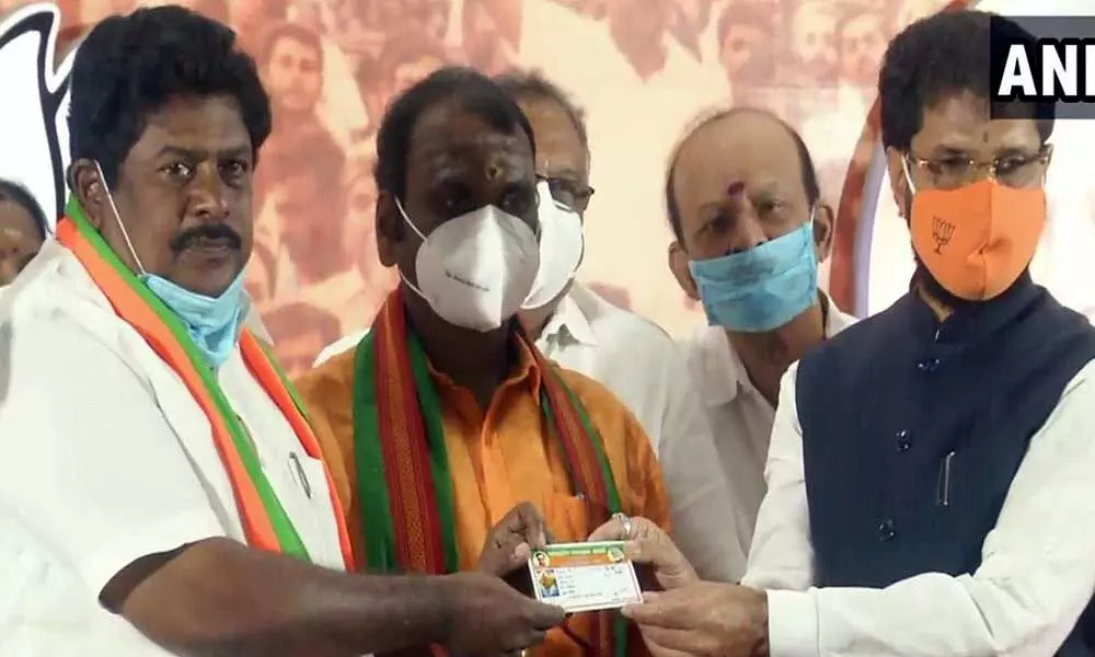 DMKs ex-MP Ramalingam joins BJP as Shah reaches Tamil Nadu