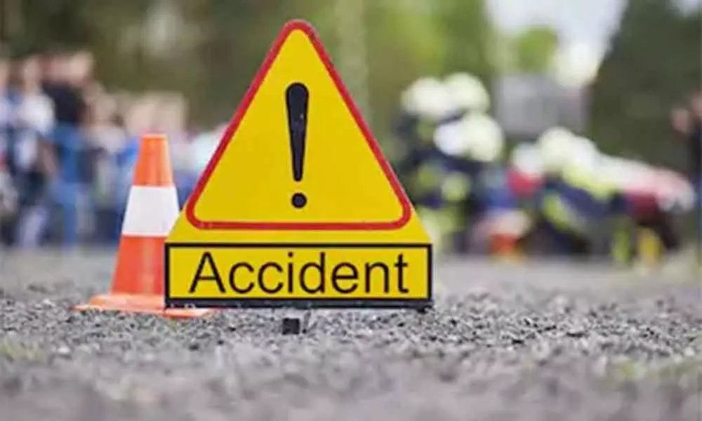 Prakasam: Two dead and several injured in a ghastly road accident in Ongole