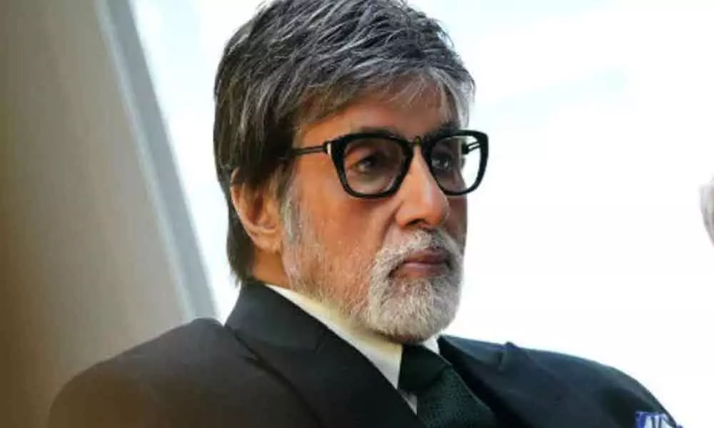 Amitabh Bachchan Drops A Quirky Picture From KBC Sets And Relates It With The Iconic ‘Pakeezah’ Movie