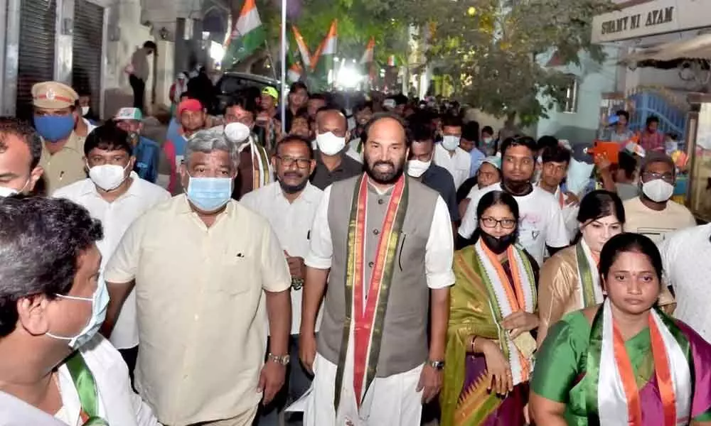 TPCC president Uttam Kumar Reddy, Gudur Naryan Reddy, Sunita Rao, Adam Santosh Kumar, Adam Uma Devi, canvassing for I Prabha at Warasiguda Chourastha in Boudhanagar division in Secunderabad on Monday