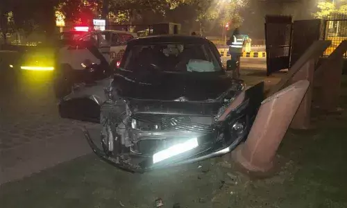 Drunk man rams car into Delhis Safdarjung tomb complex, damages gate